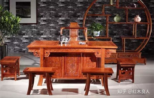很多人其實(shí)對(duì) 紅木 都存在誤區(qū),紅木家具更適合真愛粉長期投資