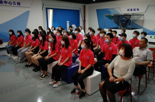 公寓管理中心組織宿管老師及部分住宿生到天津市機電工藝技師學院安全體驗中心參觀學習